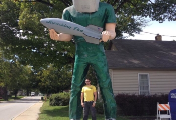 Steve and the Gemini Giant